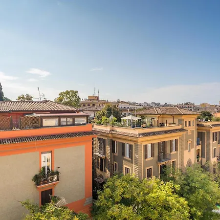Apartment Comics Penthouse, Funny Flat Nearby Colosseum Rome