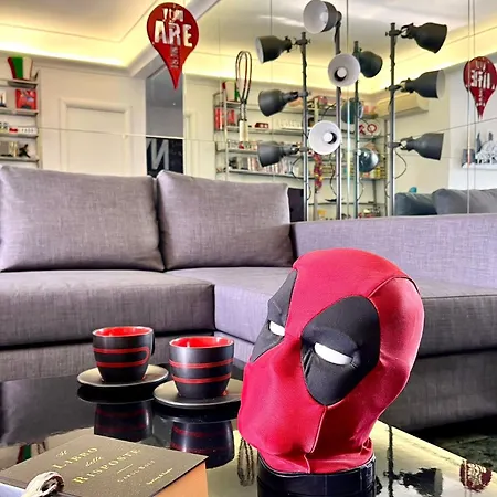 Comics Penthouse, Funny Flat Nearby Colosseum