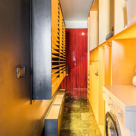 Comics Penthouse, Funny Flat Nearby Colosseum Apartment