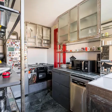 Comics Penthouse, Funny Flat Nearby Colosseum